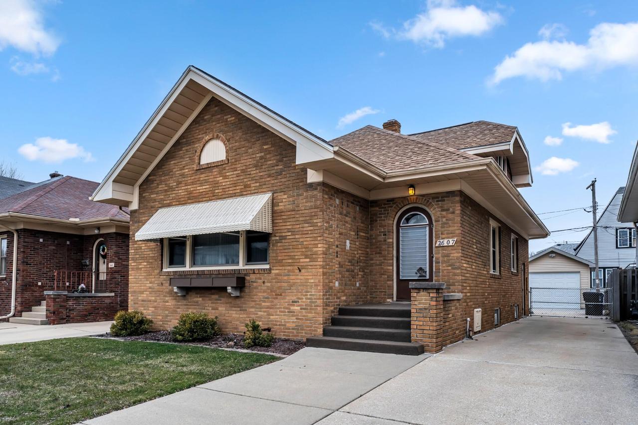 2607 Lasalle St, Racine, WI 53402