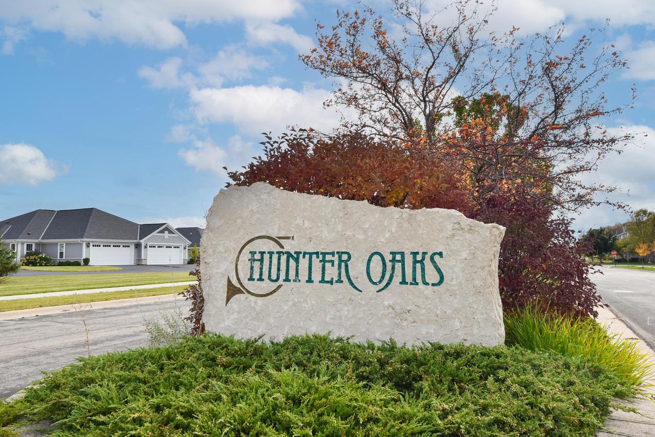 617 Hunter Oaks Blvd #B, Watertown, WI 53094