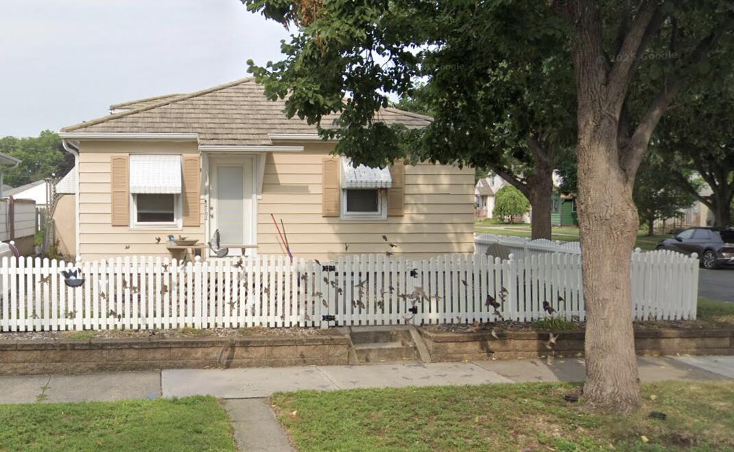 2102 17th St, La Crosse, WI 54601