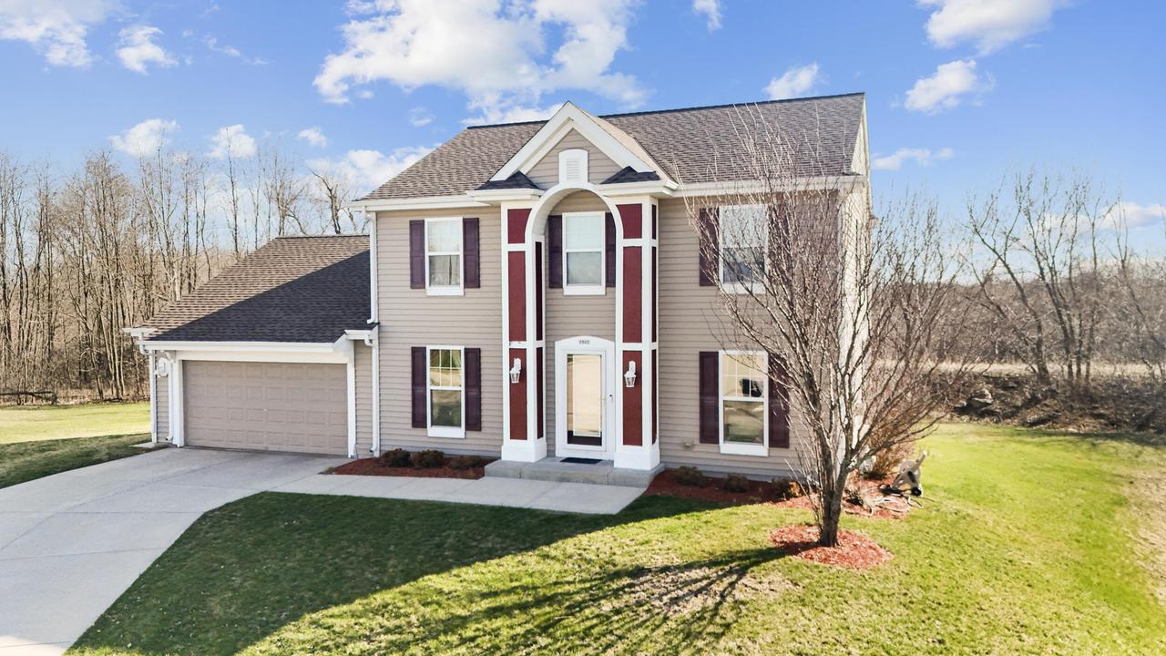 9502 W Parkland Ct, Milwaukee, WI 53224