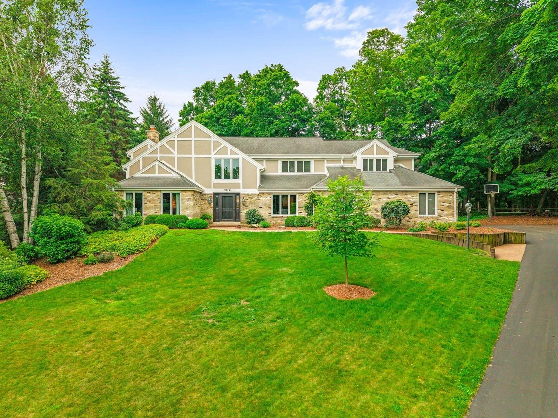 1870 Sean Ct, Brookfield, WI 53045