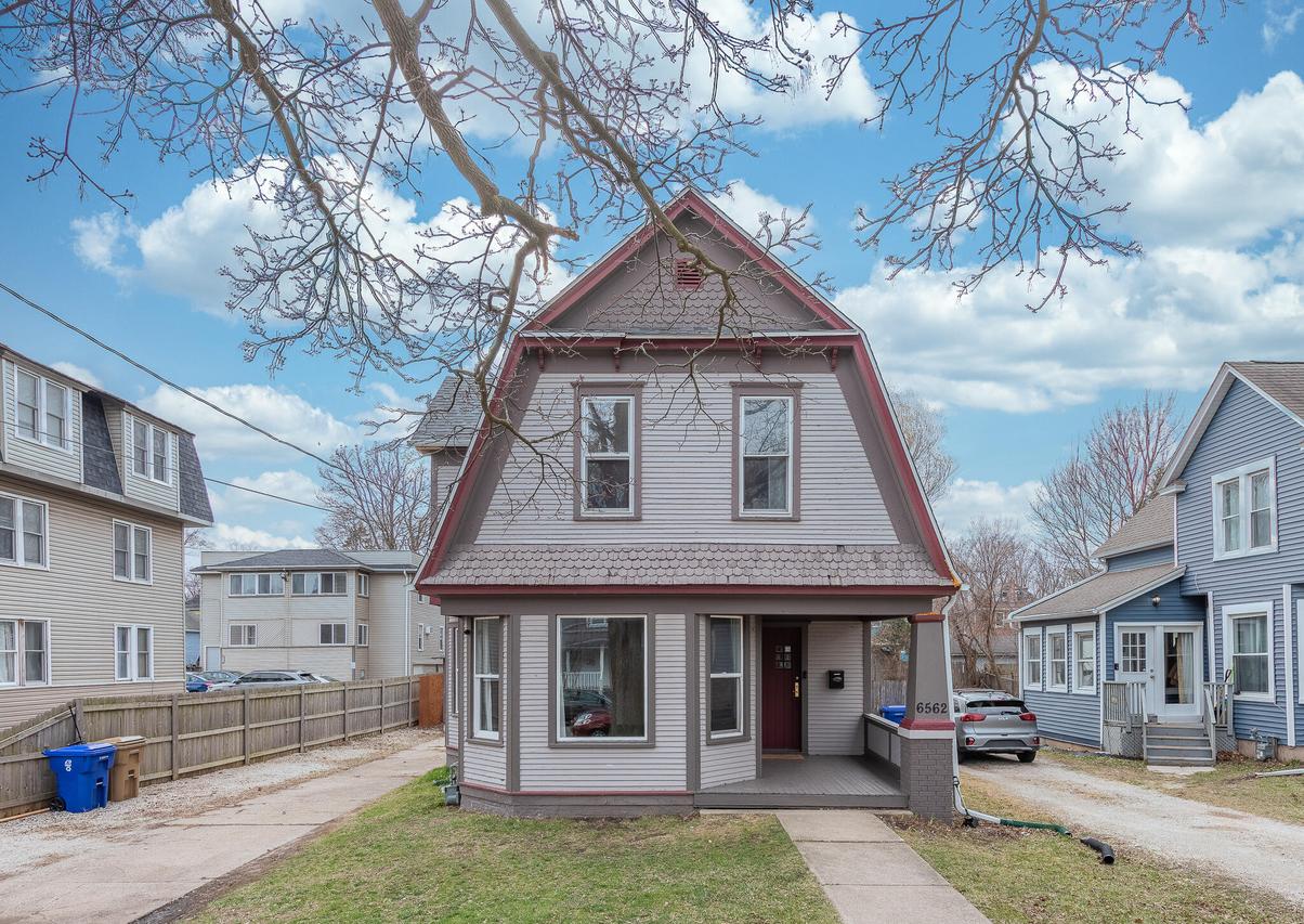 6562 5th Ave, Kenosha, WI 53143