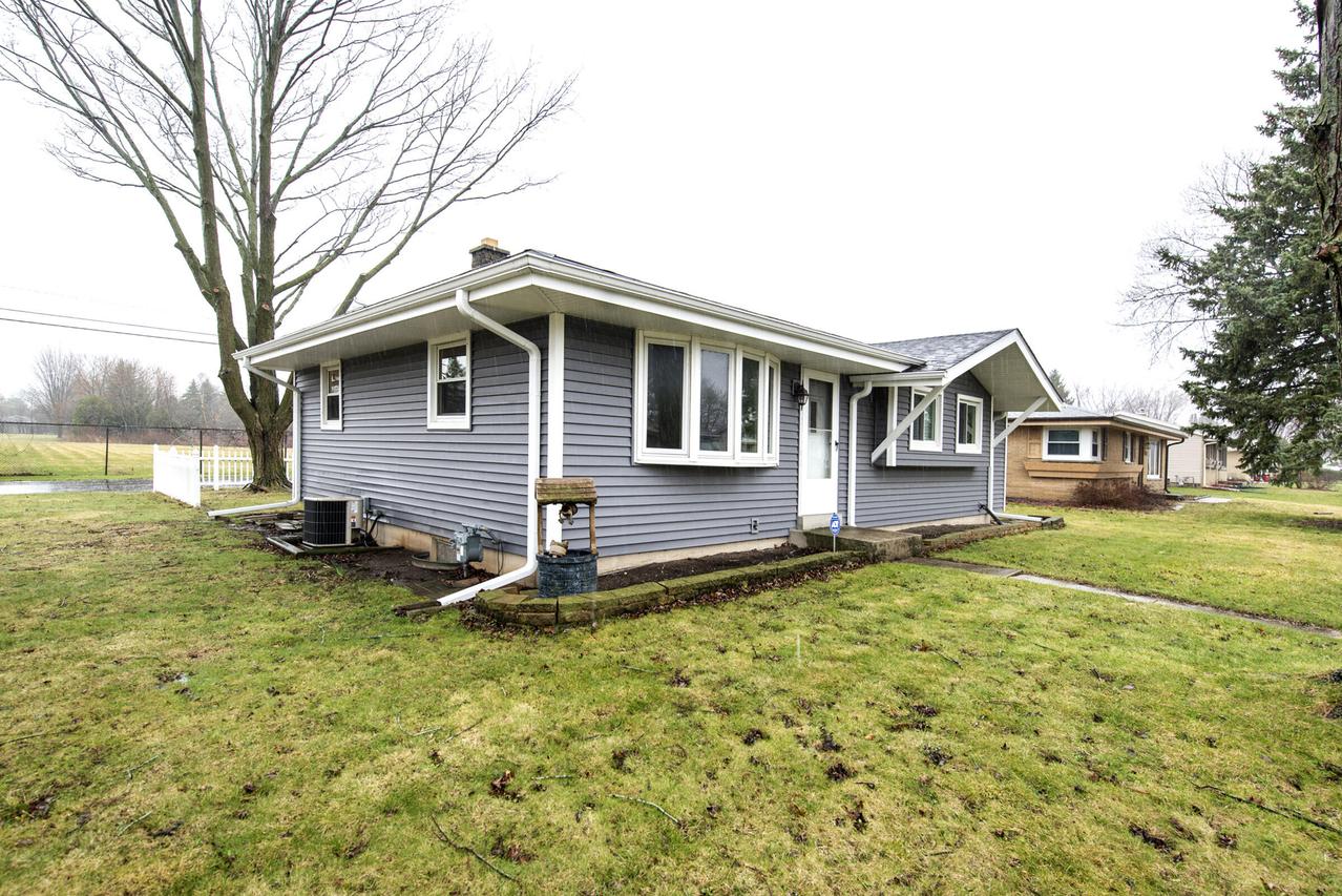 1707 Wind Dale, Caledonia, WI 53402