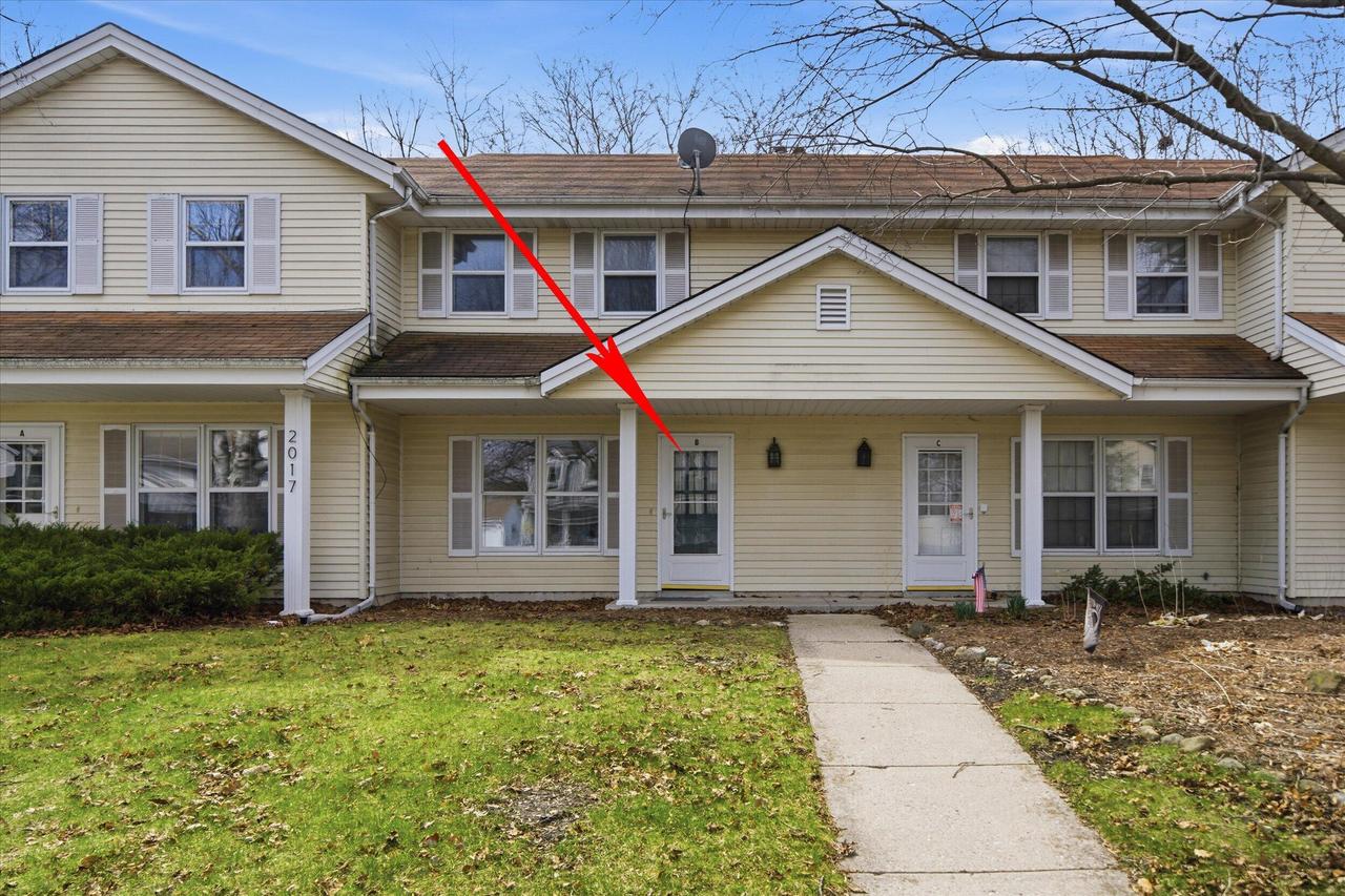 2017 Woodburn Rd #Unit B, Waukesha, WI 53188