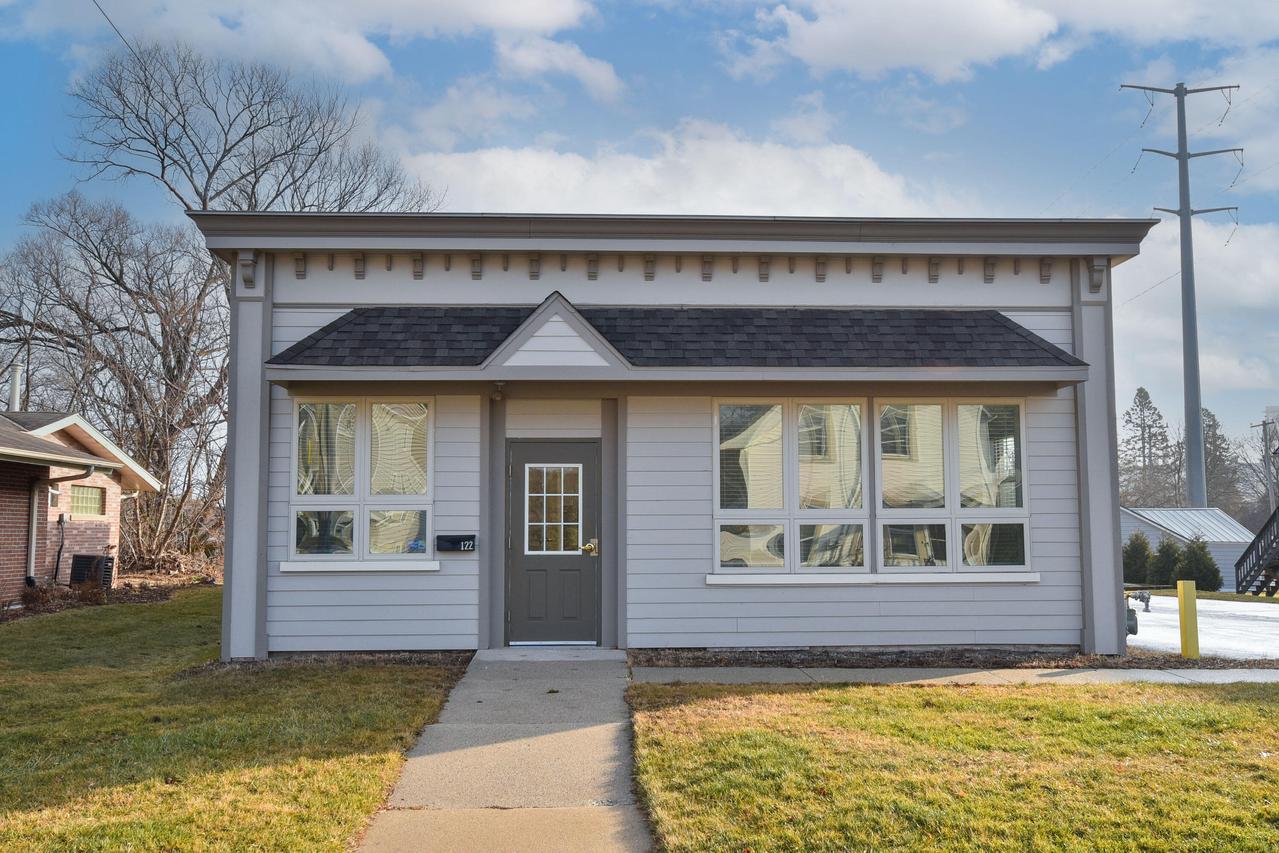 122 S Webster St, Port Washington, WI 53074