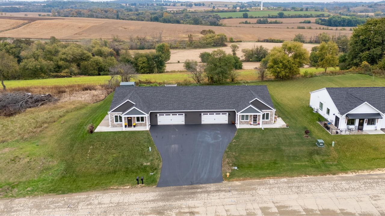 234 Watertower Cir, Iron Ridge, WI 53035