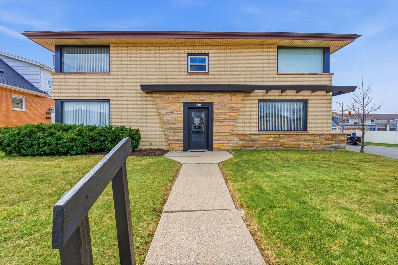 5633 W Oklahoma Ave, Milwaukee, WI 53219