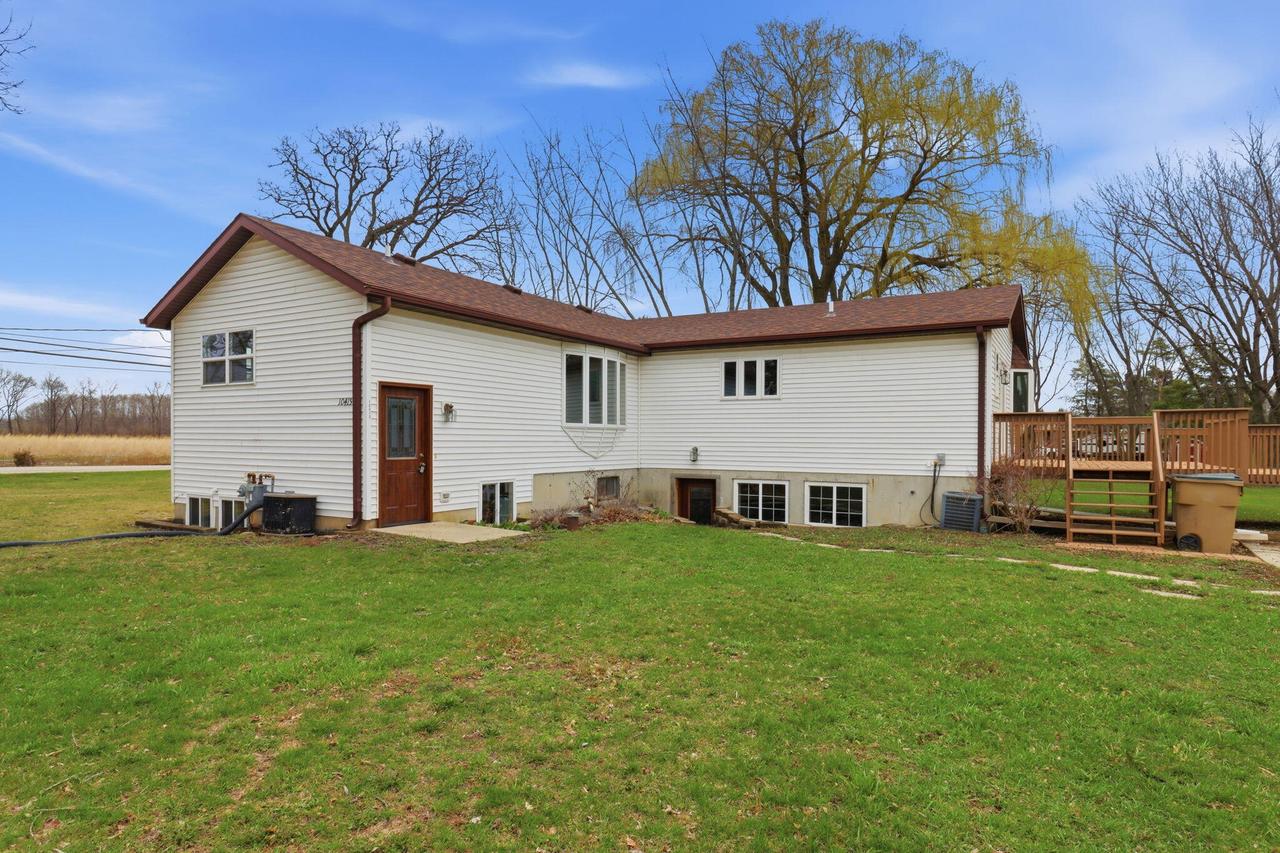 10415 22nd Ave, Pleasant Prairie, WI 53158