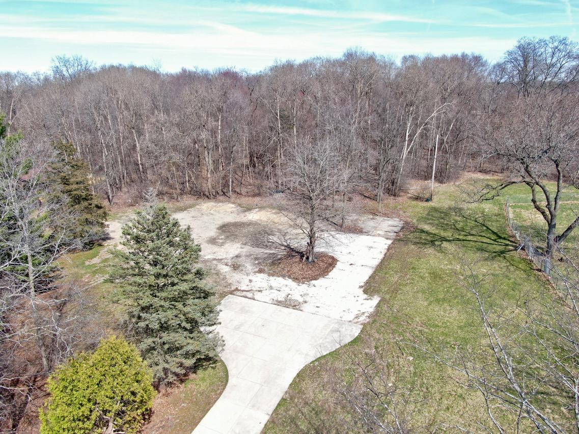 1365 N Morgan Rd, Oconomowoc, WI 53066