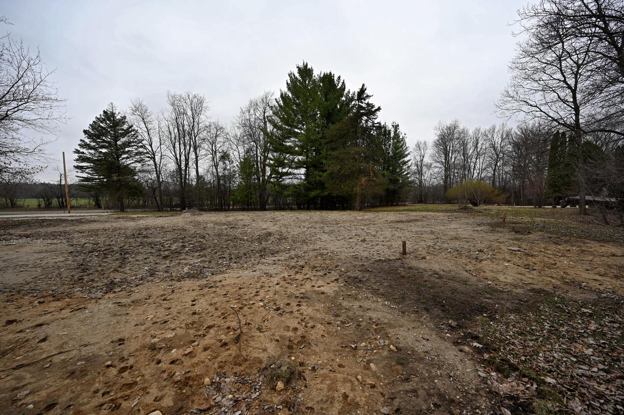 1365 N Morgan Rd, Oconomowoc, WI 53066