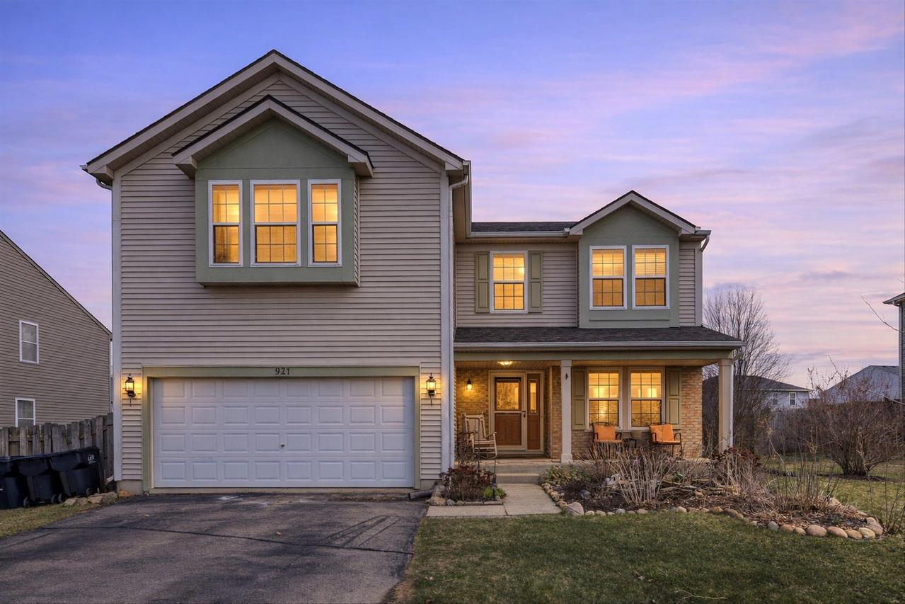 947 Voss Rd, Elkhorn, WI 53121