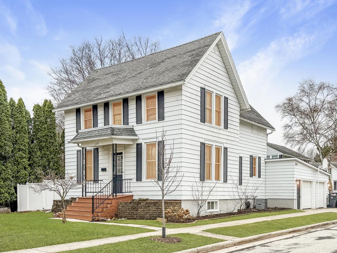 228 North St, Plymouth, WI 53073