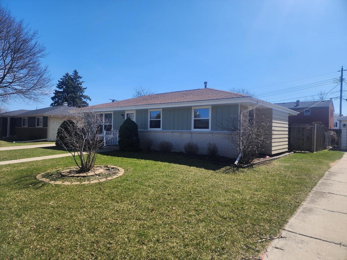725 Sydney Dr, Racine, WI 53402
