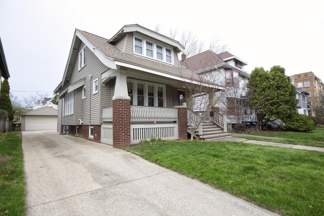 3929 N Maryland Ave, Shorewood, WI 53211