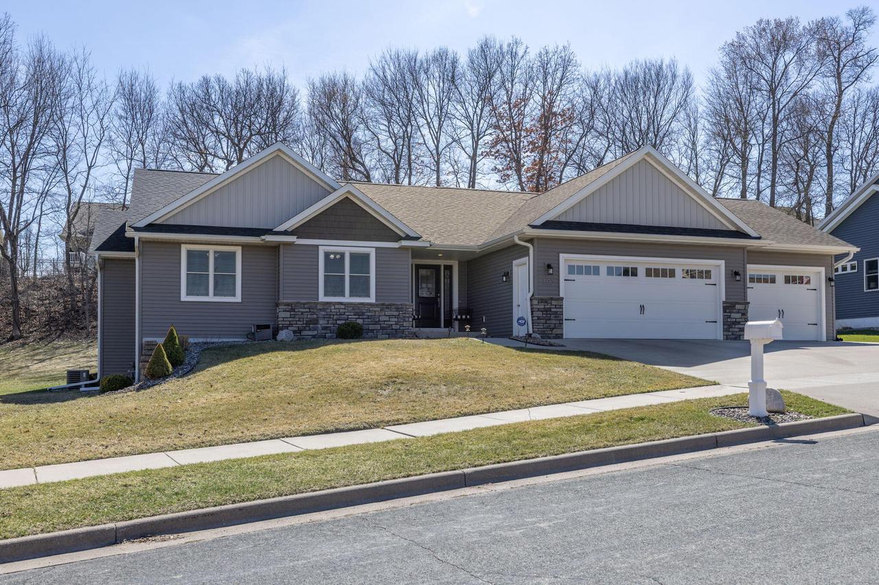 800 Knollwood Dr, Holmen, WI 54636