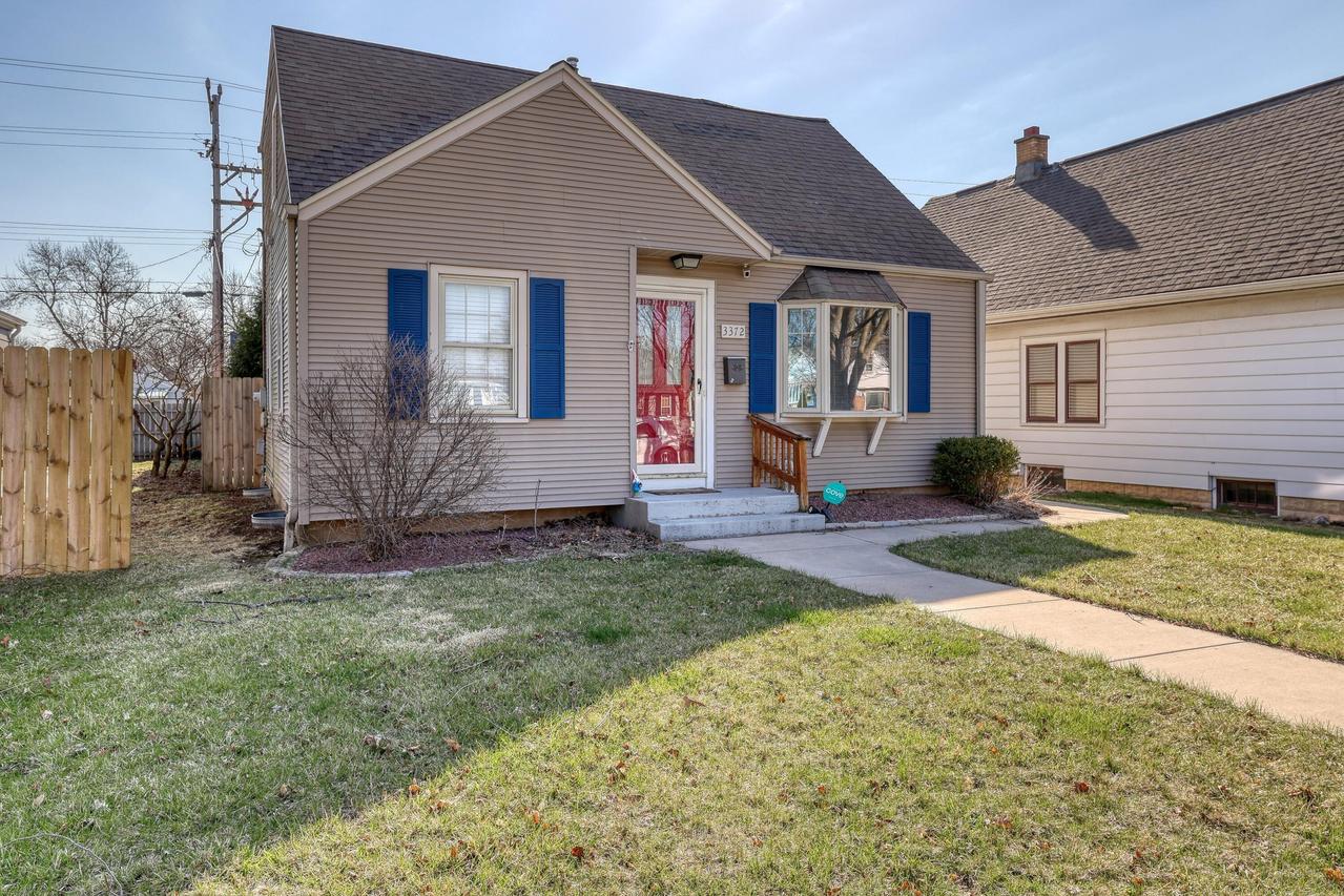 3372 N 92nd St, Milwaukee, WI 53222
