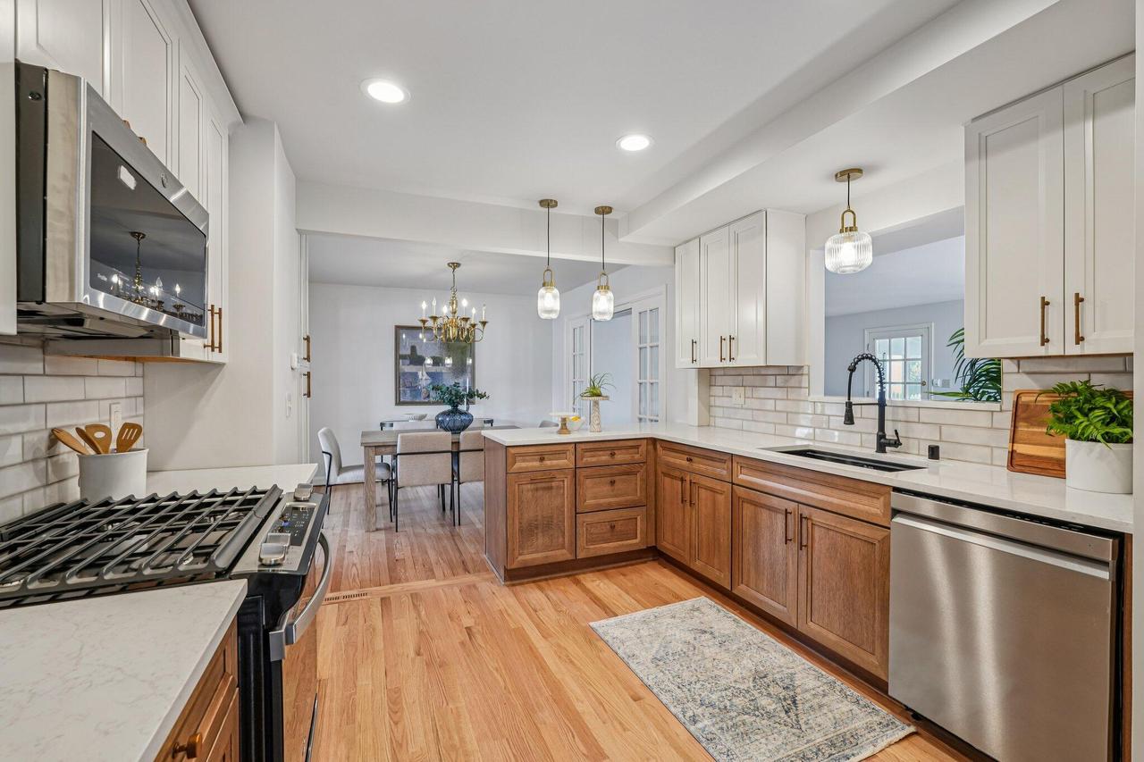 2360 N 83rd St, Wauwatosa, WI 53213