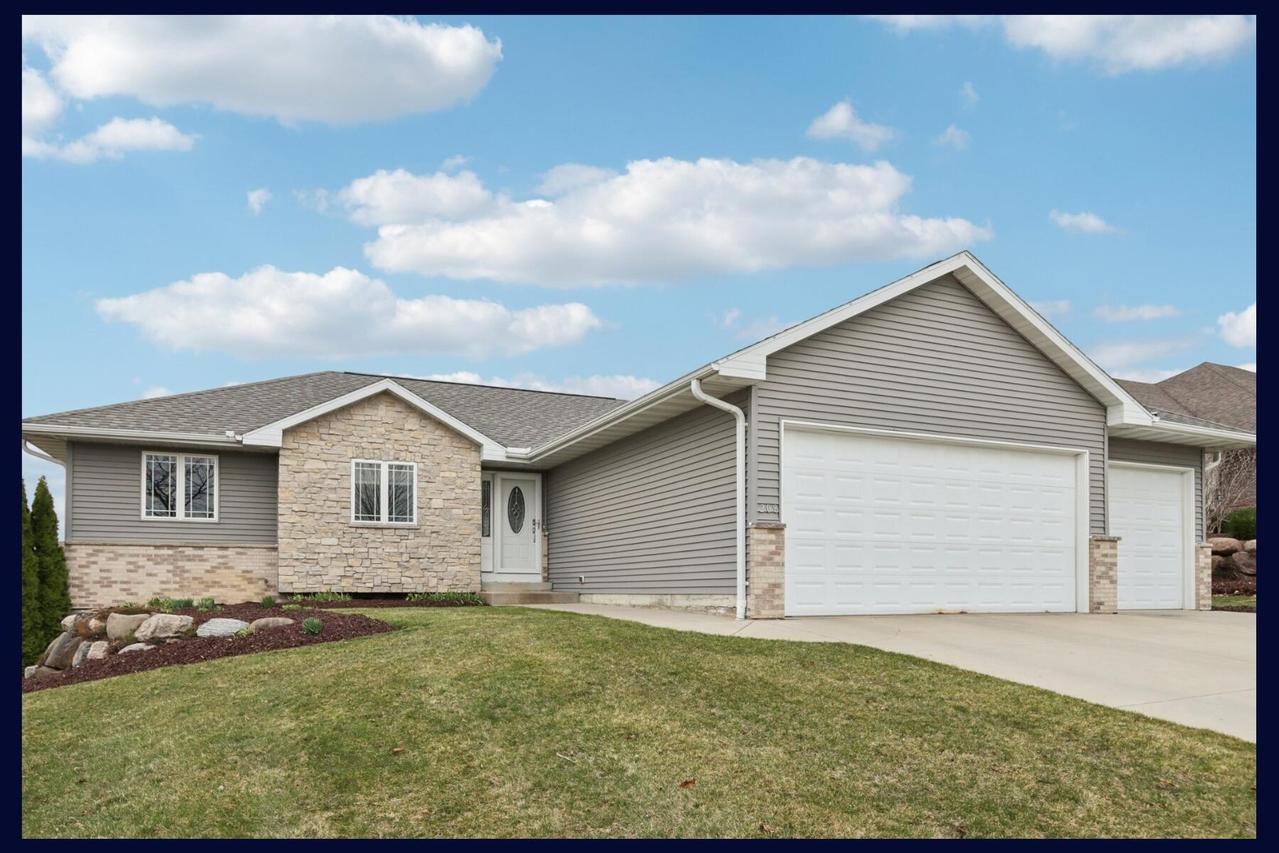 208 Steeple Ct, Johnson Creek, WI 53038