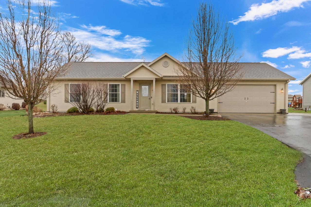 343 Homestead Dr, Twin Lakes, WI 53181