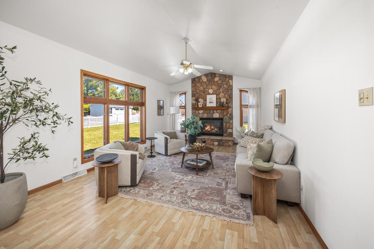 954 S Redding Cir, Belgium, WI 53004