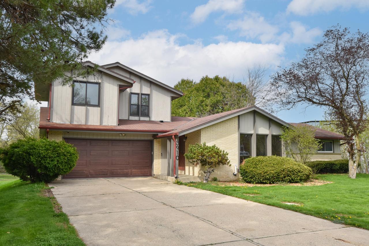 3910 W Calumet Rd, Brown Deer, WI 53209