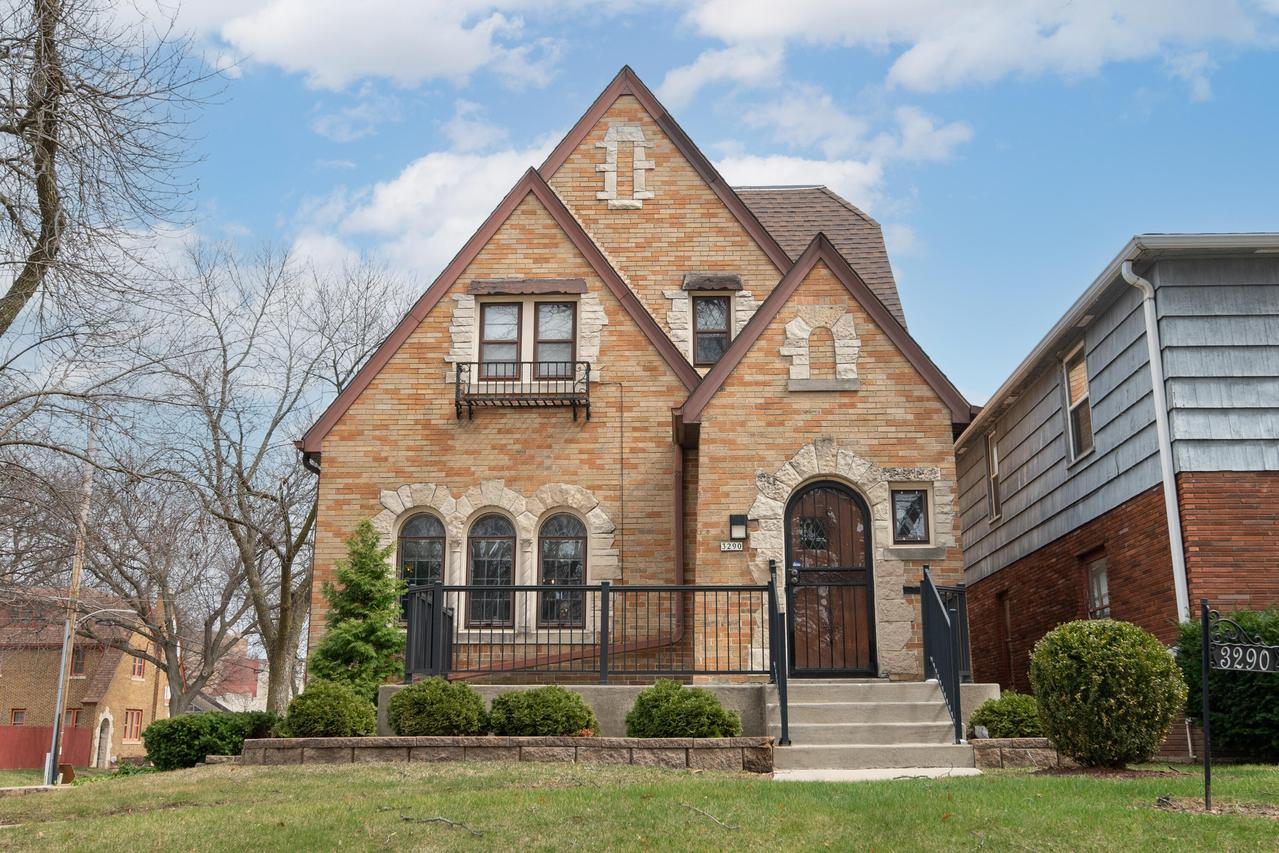 3290 N 44 St, Milwaukee, WI 53216