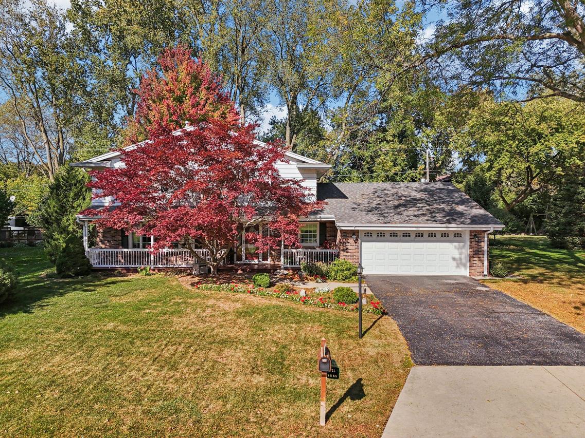 720 W Fairfield Ct, Glendale, WI 53217