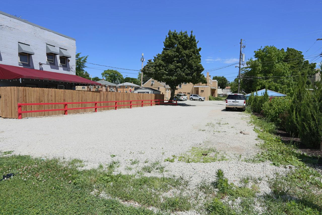 88 W Becher St, West Allis, WI 53227