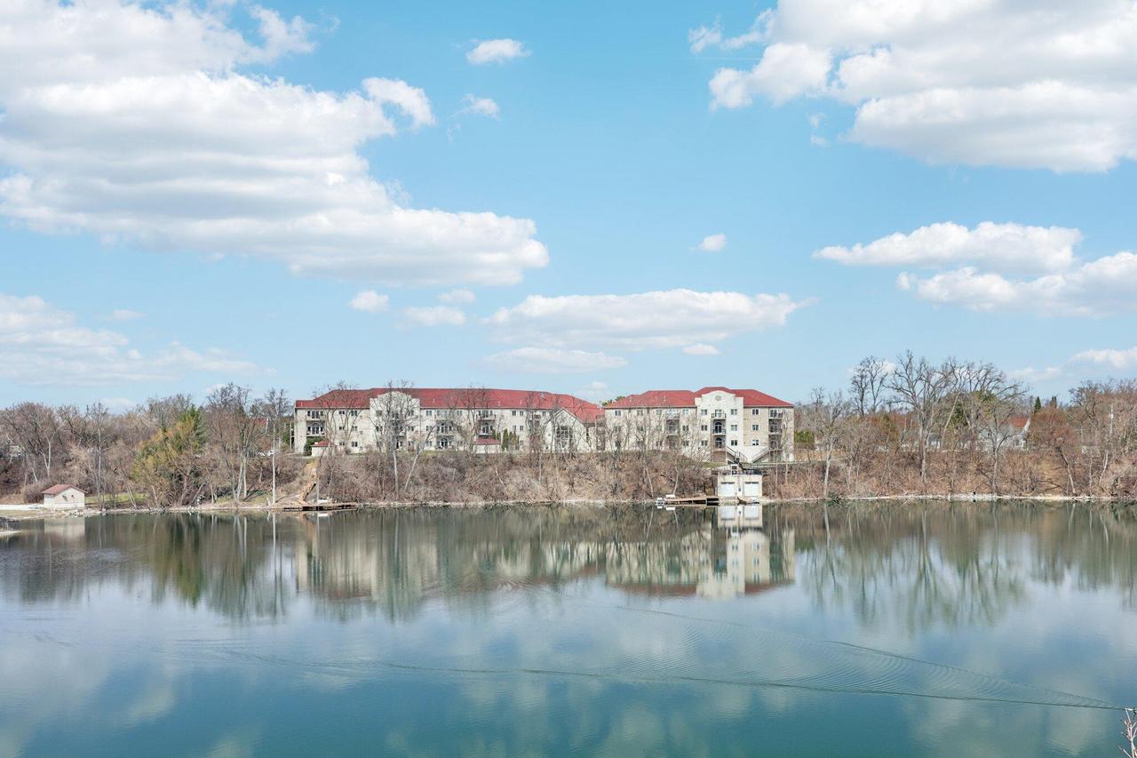 N51W34861 Wisconsin Ave #1113, Oconomowoc, WI 53069