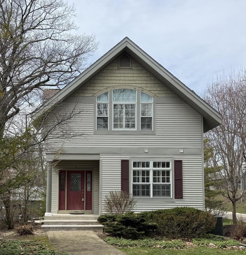 2 Lincoln Pkwy, Williams Bay, WI 53191