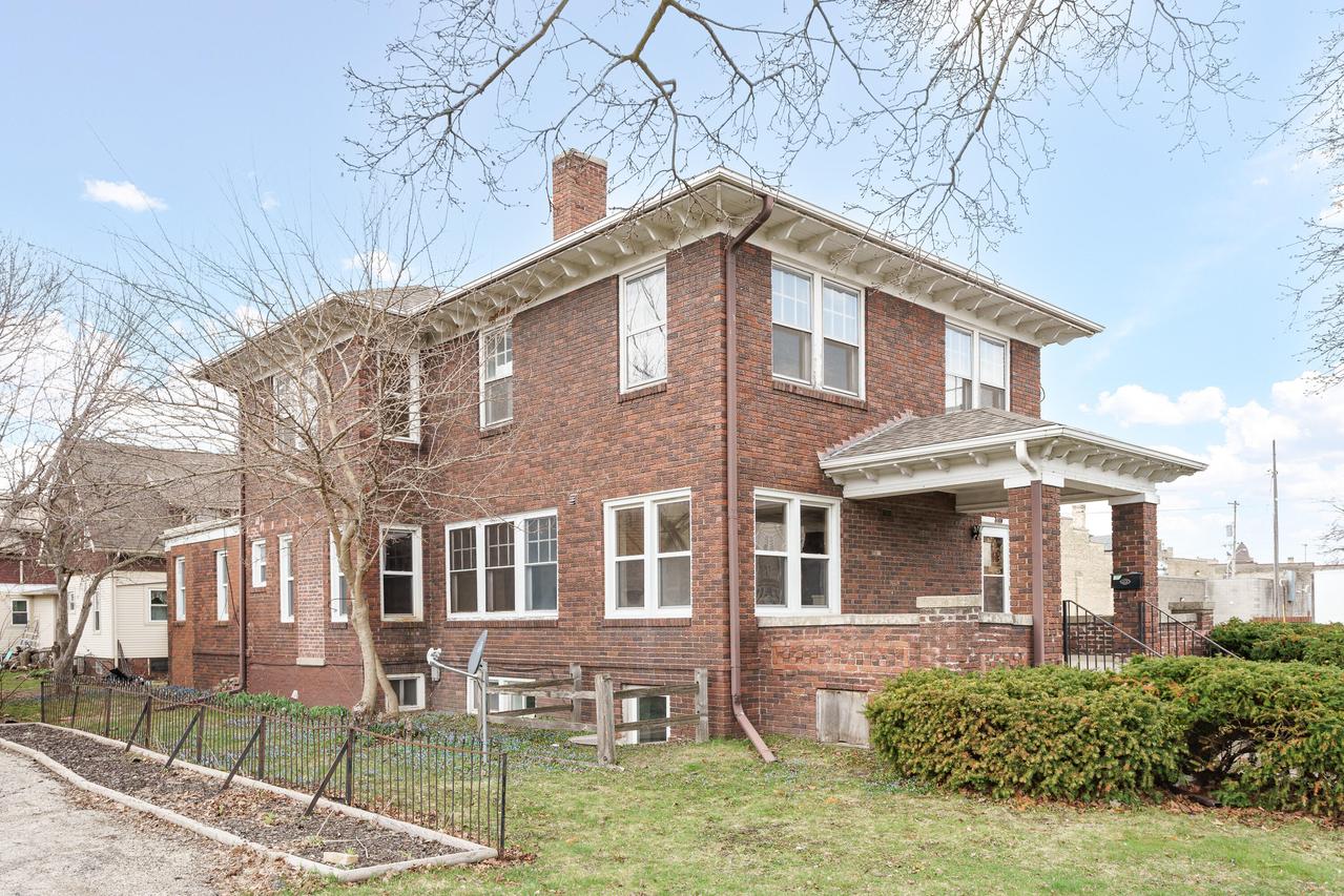 400 S 4th St, Watertown, WI 53094