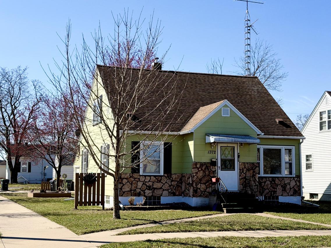 1372 Hyde Ave, La Crosse, WI 54601