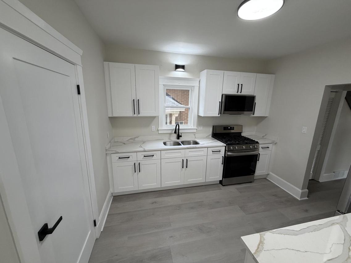 1624 Carlisle Ave, Racine, WI 53404