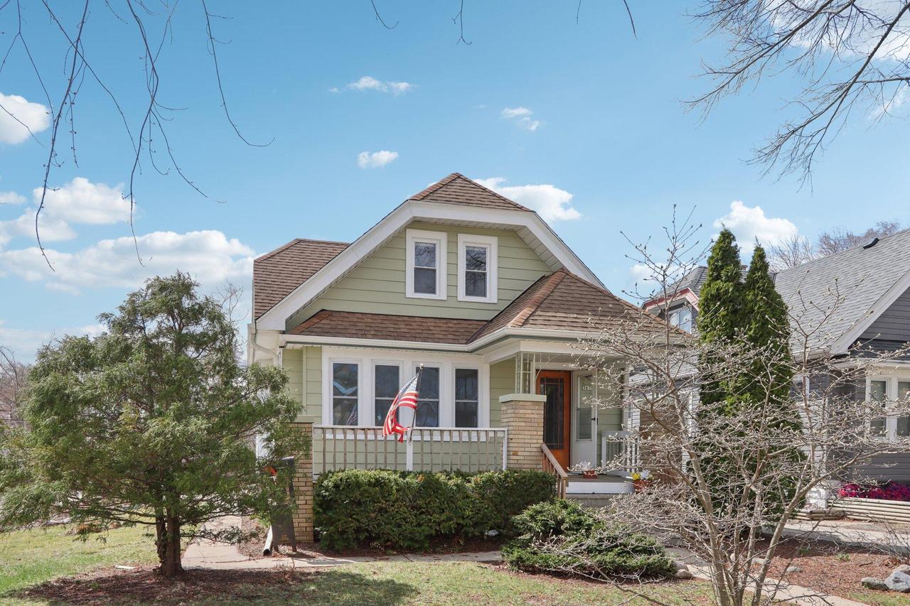 3679 E Birchwood Ave, Cudahy, WI 53110