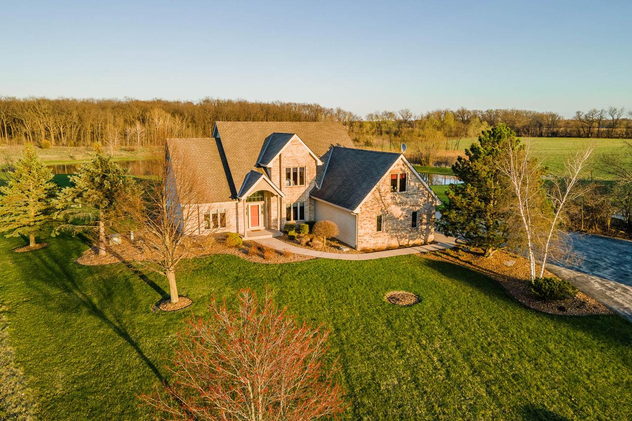 4374 108th St, Raymond, WI 53126