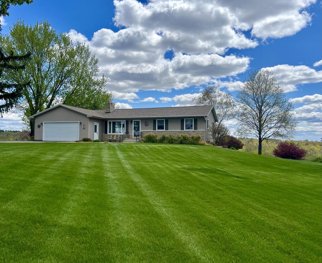 W3849 Us Highway 14/61 -, Greenfield, WI 54623