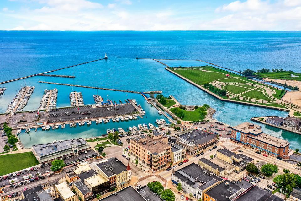 201 E Main St #203, Port Washington, WI 53074