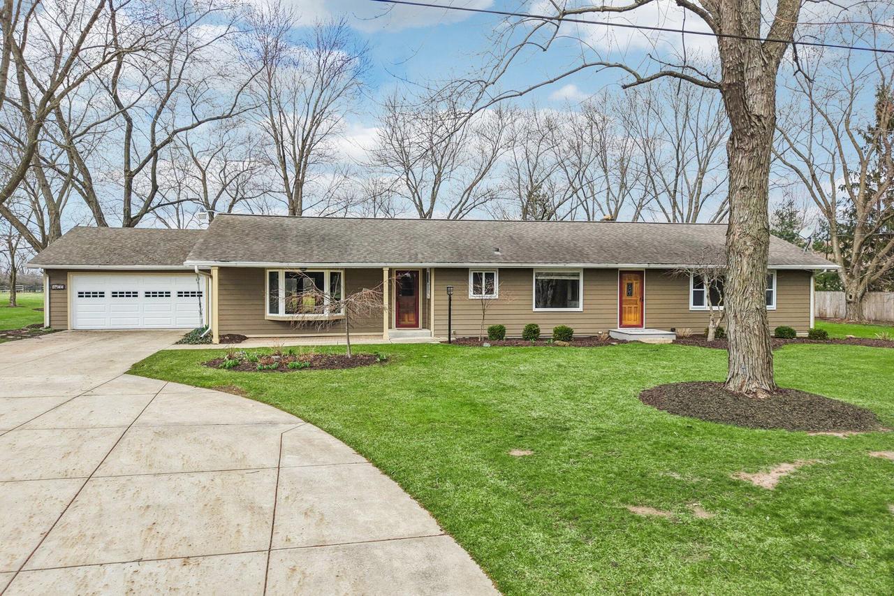 1433 N Golden Lake, Summit, WI 53066