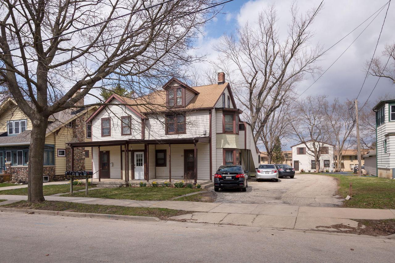 400 Mccall St #404, Waukesha, WI 53186
