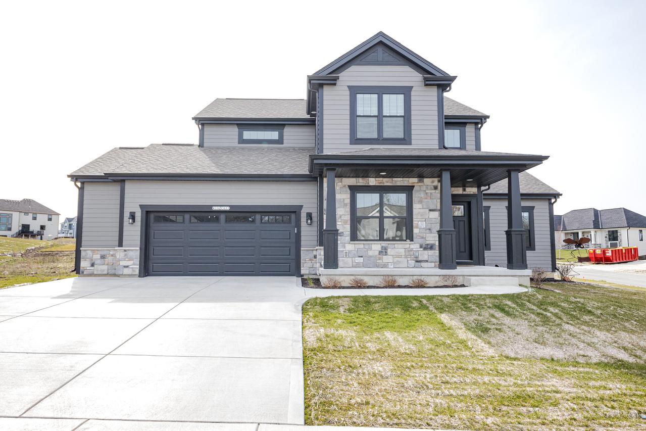 W206N5693 Muirfield Dr, Menomonee Falls, WI 53051