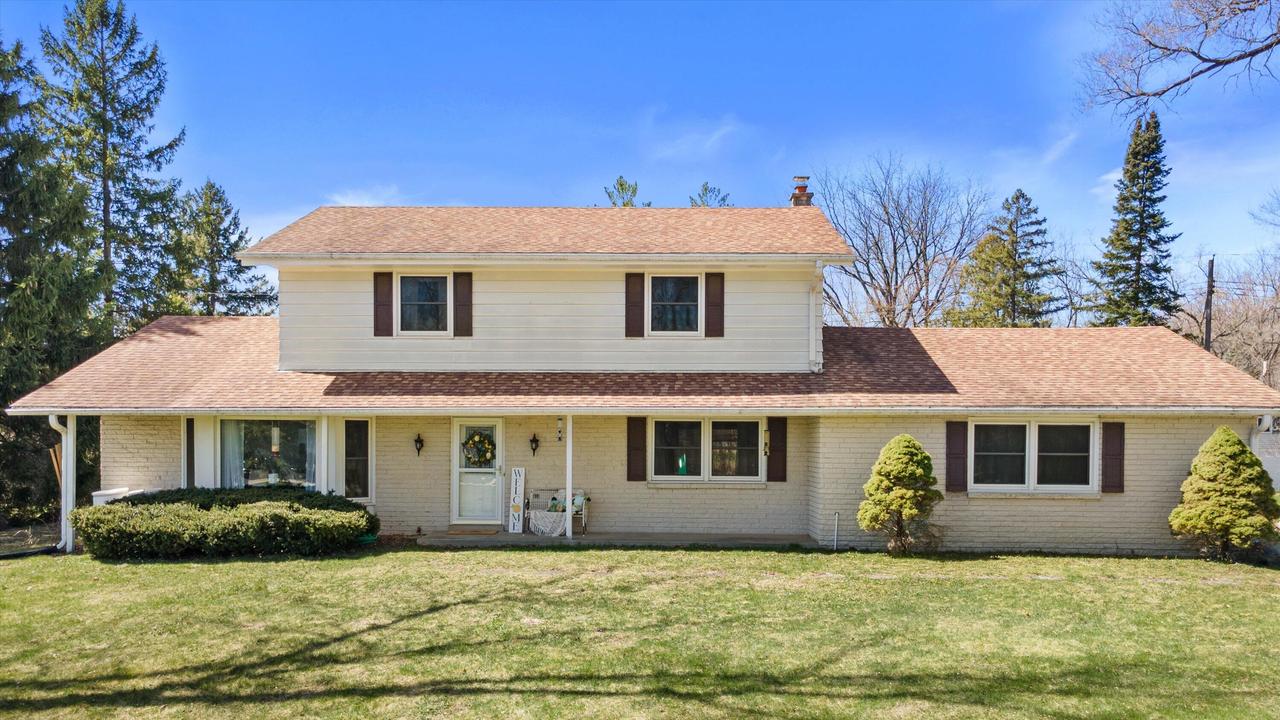 W170S7011 Southern Dr, Muskego, WI 53150