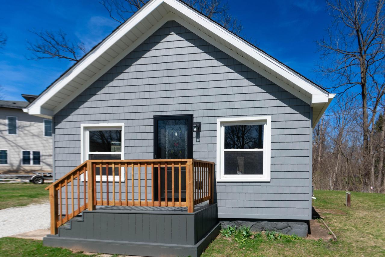 5437 Pleasant View, Waterford, WI 53185