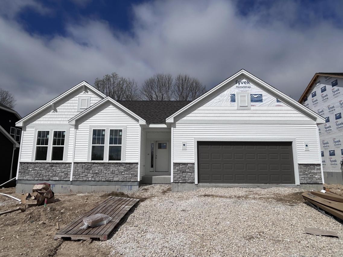 1121 Mt Vernon Dr, Hartford, WI 53027