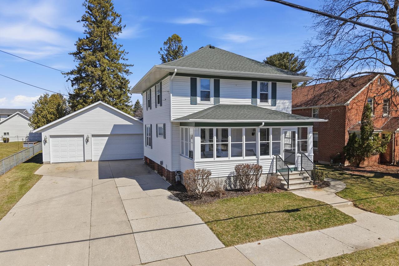 1726 27th St, Two Rivers, WI 54241