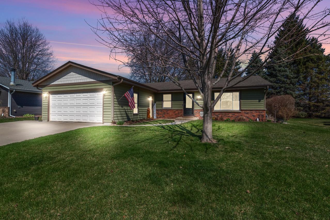 N169W20242 Wilshire Dr, Jackson, WI 53037