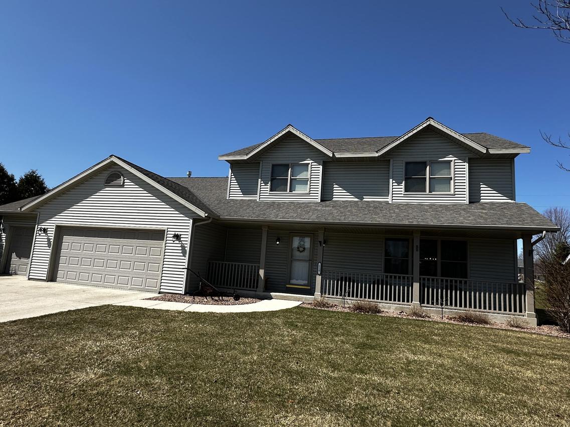 129 Columbine Ln, Sheboygan Falls, WI 53085