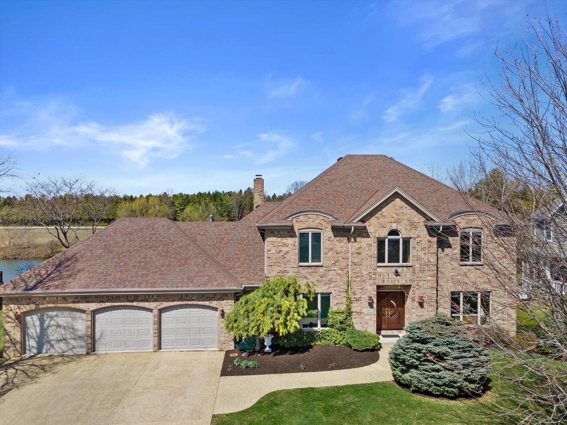 1218 5 Mile Rd, Caledonia, WI 53402