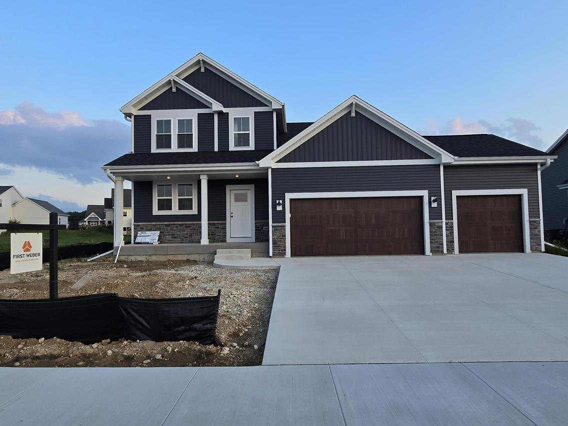 1517 Patton Dr, Hartford, WI 53027