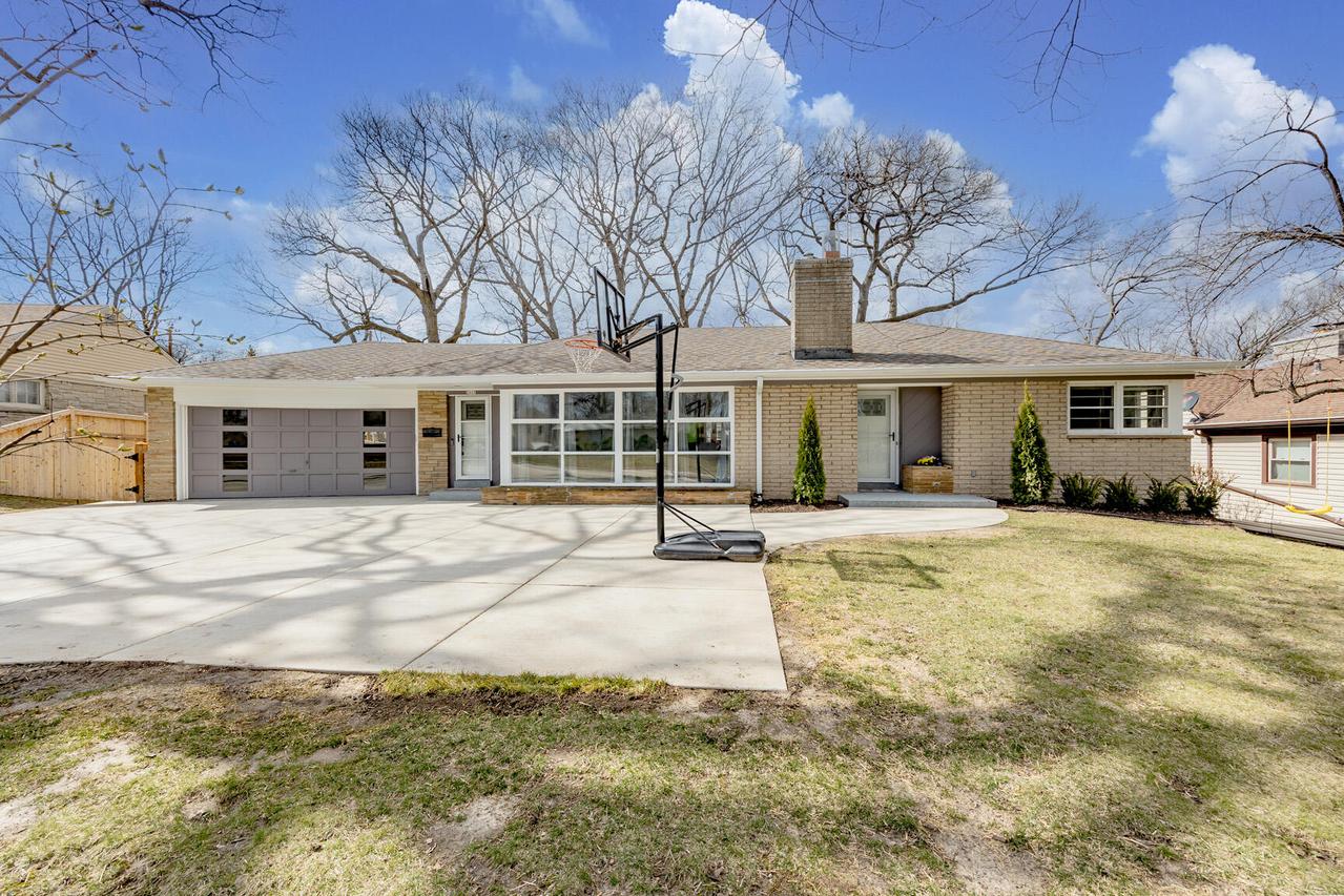 2609 S 50th St, Milwaukee, WI 53219