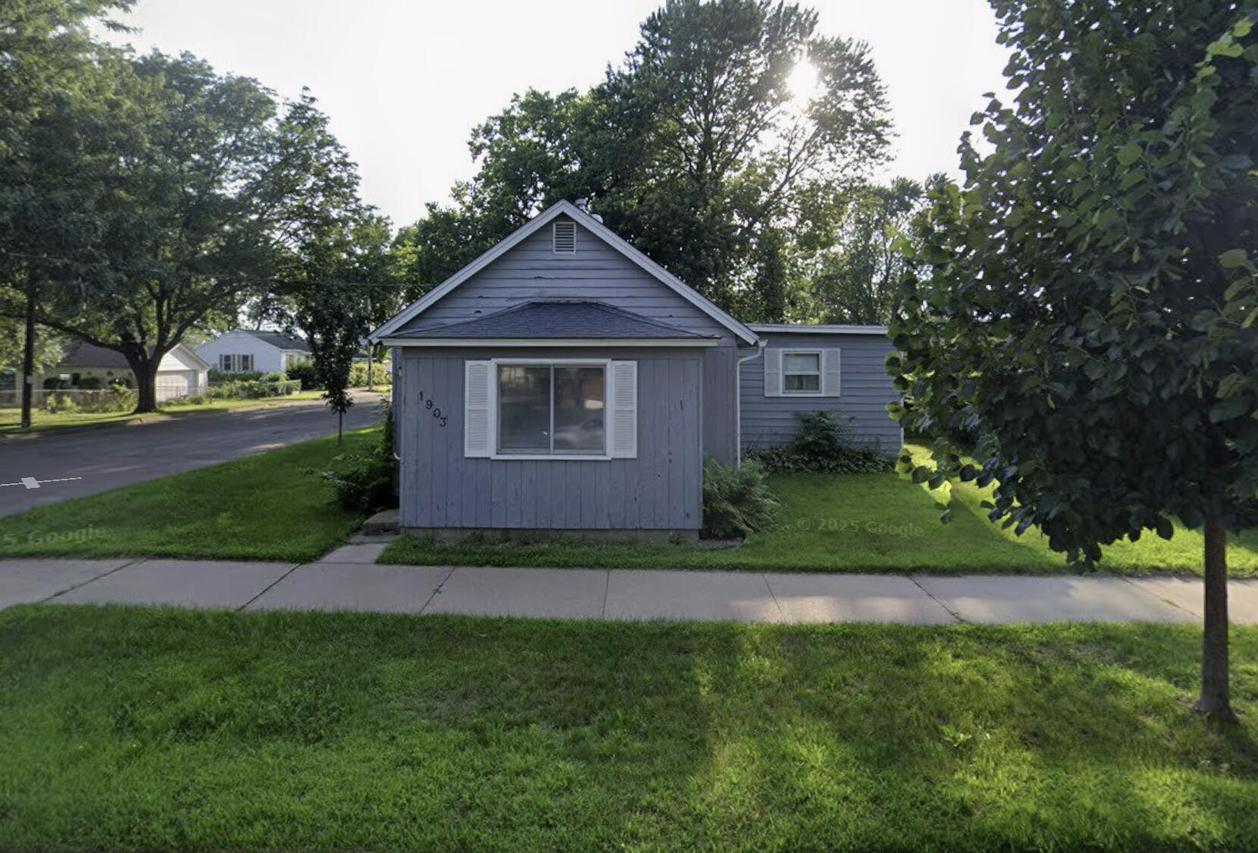 1903 Avon St, La Crosse, WI 54603